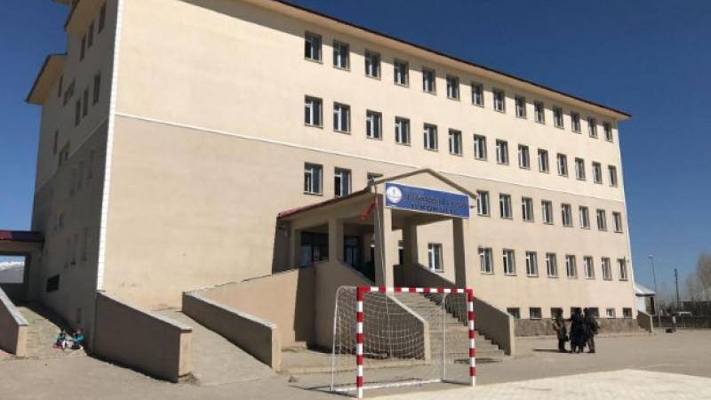 Okul bahçesinde kahreden kaza: 12 yaşındaki Medine hayatını kaybetti