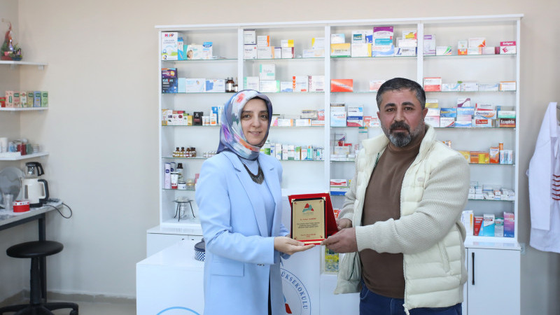 Patnos Meslek Yüksekokulu Eczane hizmetleri programı'na iş insanlarından destek