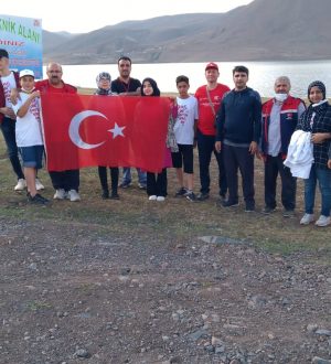 Türkiye’nin cennet merkezi Balık Gölü’nde öğrenciler izci kampı kurdu