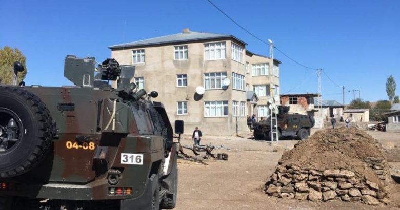  Tutak’da polis ve jandarmadan silah kaçakçılarına operasyon