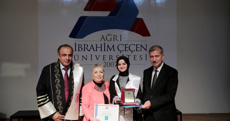  AİÇÜ Tıp Fakültesi Mezuniyet Töreni Düzenlendi